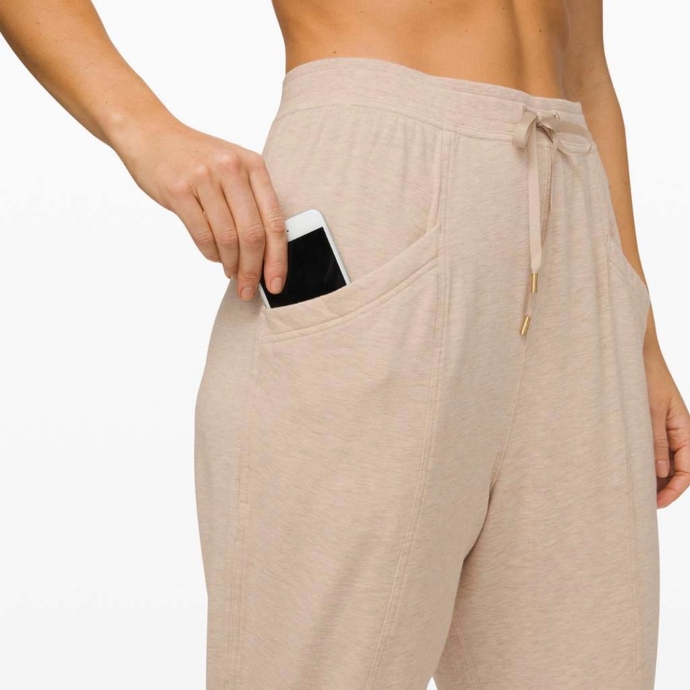 Lululemon Women's Still Chill Jogger Heathered Cashew - Picture 2 of 4